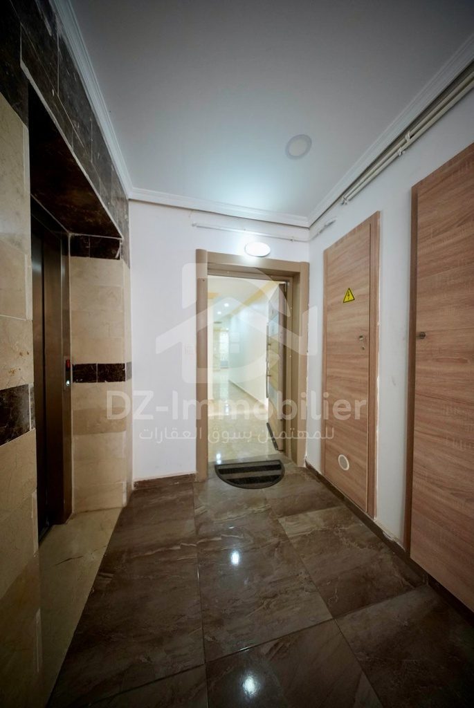 Vente Appartement F4 (127m²) Maraval ,Oran — photo 03