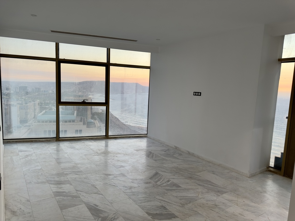 For Sale: F3 Apartment (139m²) – Odéon Tower, Akid Lotfi, Oran
