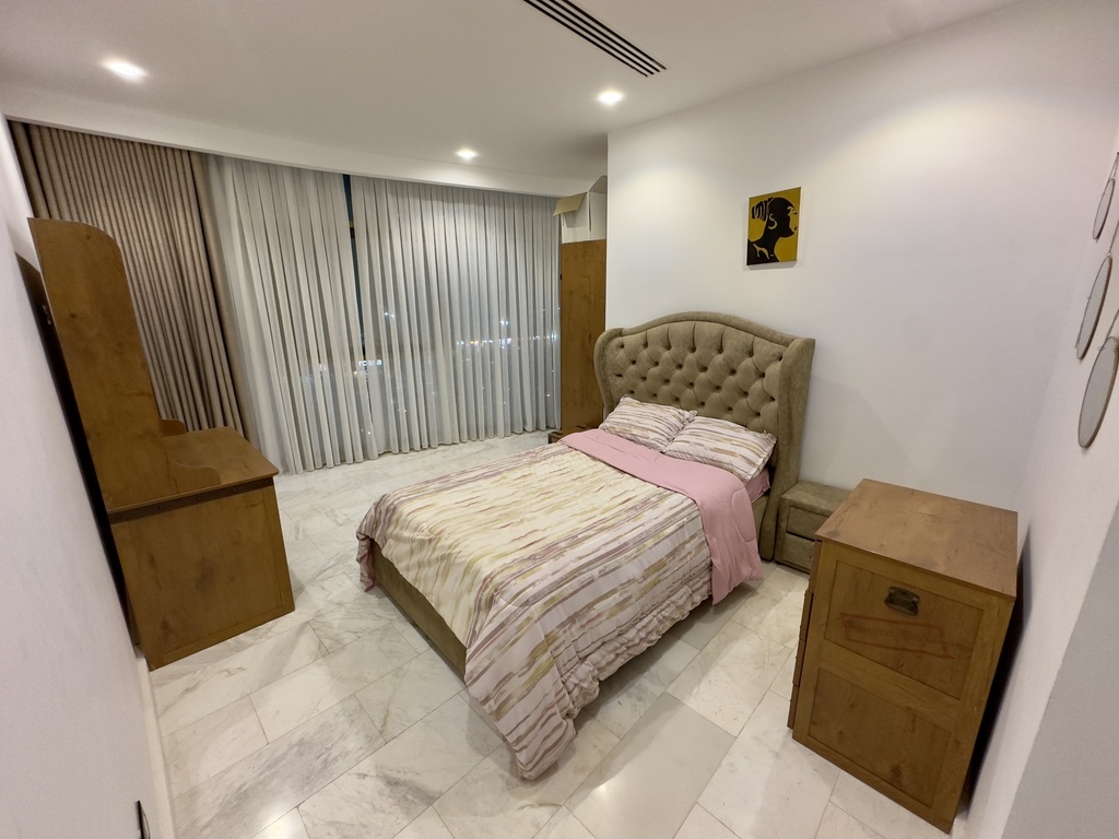 For Sale: F3 Apartment 139 m² – Odéon Tower Oran, Akid Lotfi