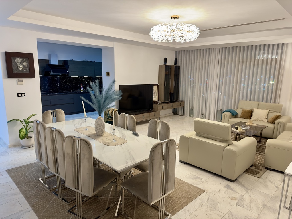 For Sale: F3 Apartment 139 m² – Odéon Tower Oran, Akid Lotfi