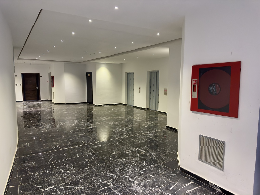 For Sale: F3 Apartment 139 m² – Odéon Tower Oran, Akid Lotfi