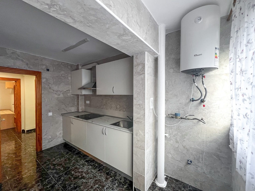 Renovated Apartment for sale F4 (69m²) – Colonia Requena, Alicante, Spain 